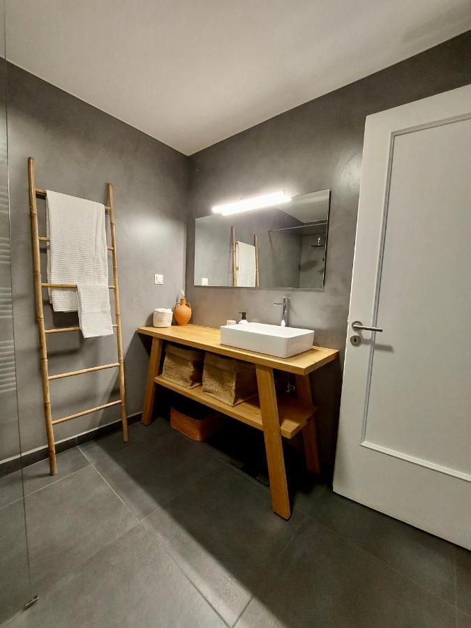 Christina-Anna Athens City Center Walking Distance To Everywhere And Acropolis, In One Of The Most Favorable Locations By National Gardens And Zoo, Hellenic Parliament In Syntagma And Stylish Exquisite Kolonaki Cozy Renovated Apartment المظهر الخارجي الصورة