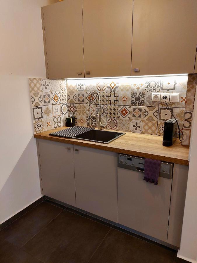 Christina-Anna Athens City Center Walking Distance To Everywhere And Acropolis, In One Of The Most Favorable Locations By National Gardens And Zoo, Hellenic Parliament In Syntagma And Stylish Exquisite Kolonaki Cozy Renovated Apartment المظهر الخارجي الصورة