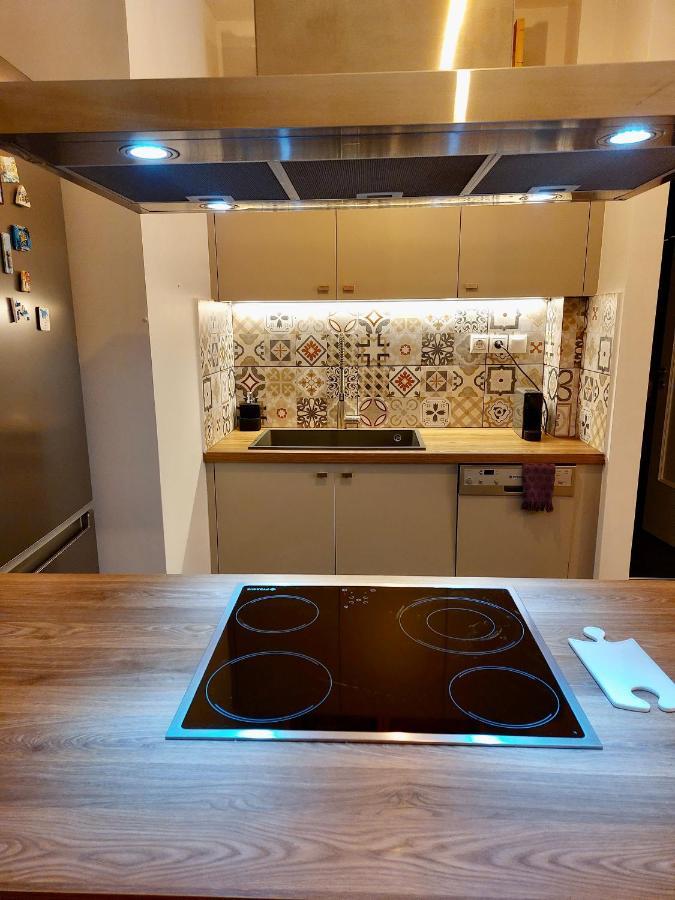Christina-Anna Athens City Center Walking Distance To Everywhere And Acropolis, In One Of The Most Favorable Locations By National Gardens And Zoo, Hellenic Parliament In Syntagma And Stylish Exquisite Kolonaki Cozy Renovated Apartment المظهر الخارجي الصورة