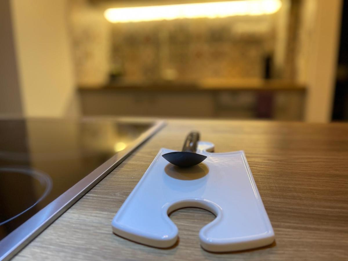 Christina-Anna Athens City Center Walking Distance To Everywhere And Acropolis, In One Of The Most Favorable Locations By National Gardens And Zoo, Hellenic Parliament In Syntagma And Stylish Exquisite Kolonaki Cozy Renovated Apartment المظهر الخارجي الصورة